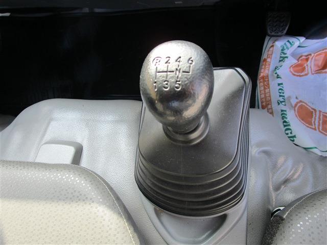 Hino Dutro 12