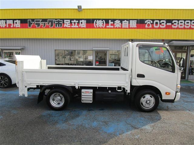 Hino Dutro 3