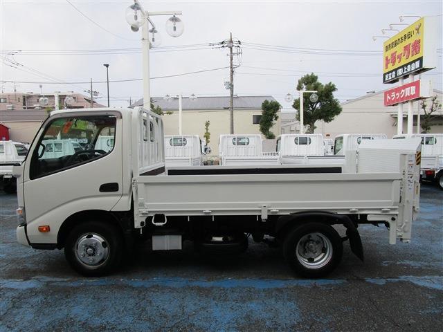 Hino Dutro 4