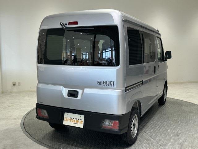 Daihatsu Hijet Cargo 11