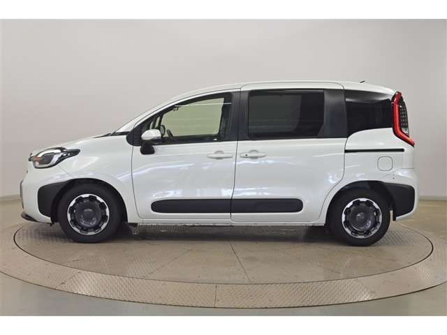 Toyota Sienta 5