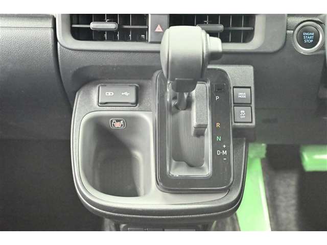 Toyota Sienta 7