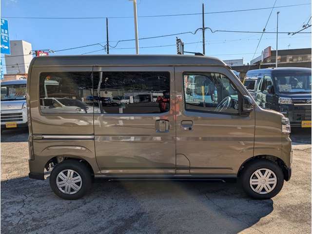 Daihatsu Atrai 7