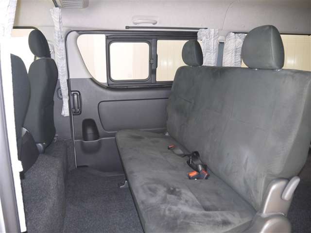 Toyota Hiace Van 11