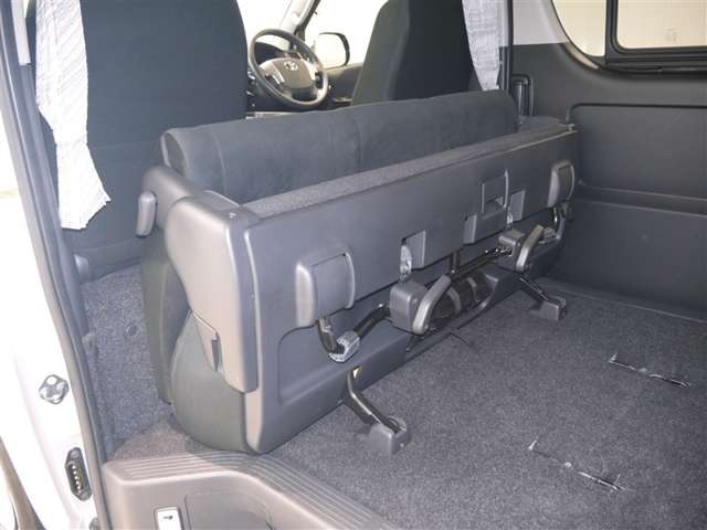 Toyota Hiace Van 12