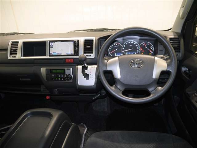 Toyota Hiace Van 6