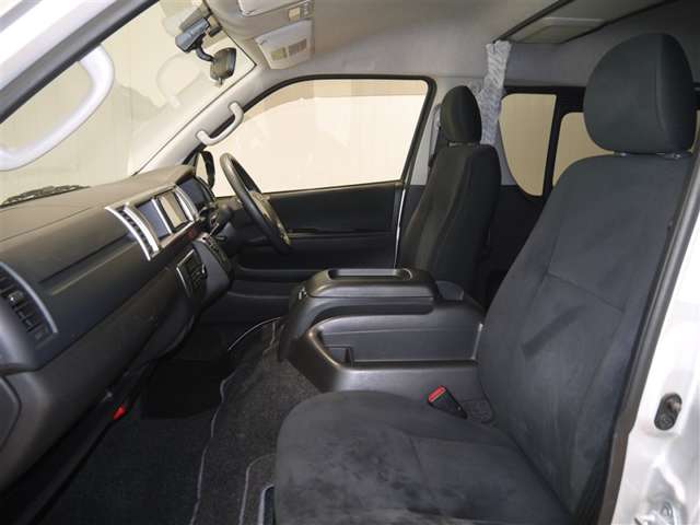 Toyota Hiace Van 10