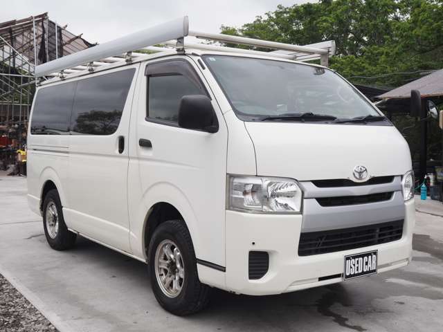 Toyota Hiace Van 7