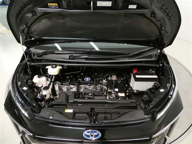 Toyota Voxy 11