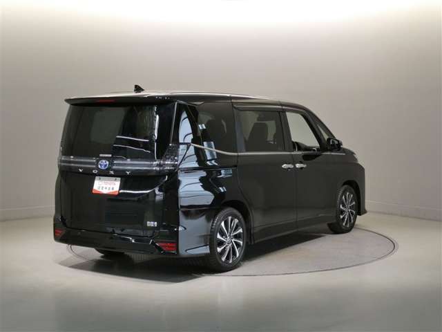 Toyota Voxy 6