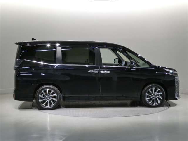 Toyota Voxy 7