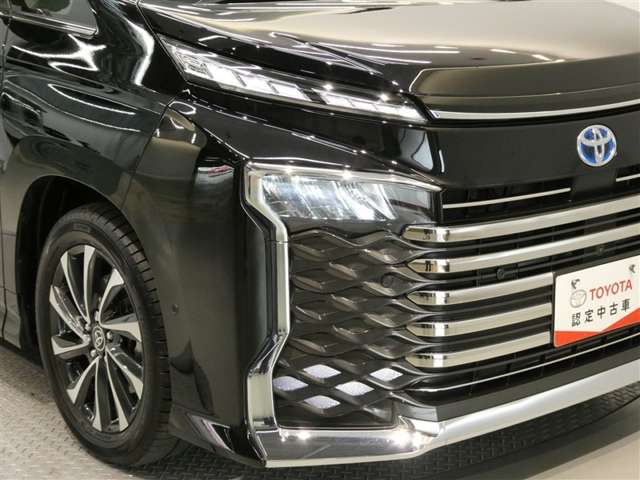 Toyota Voxy 9
