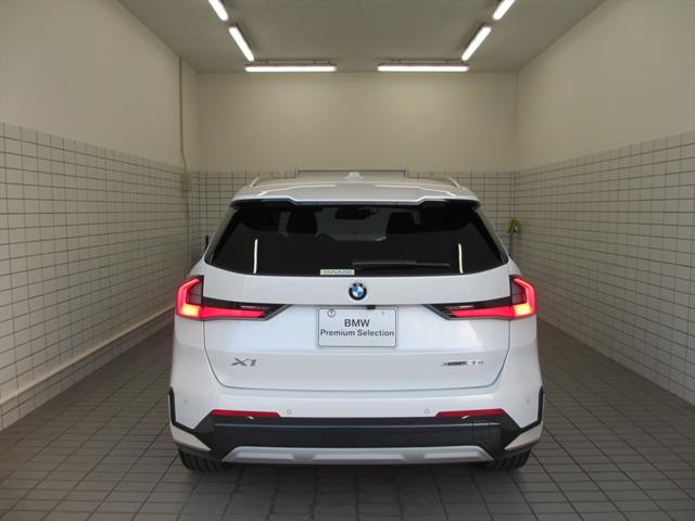 BMW X1 12