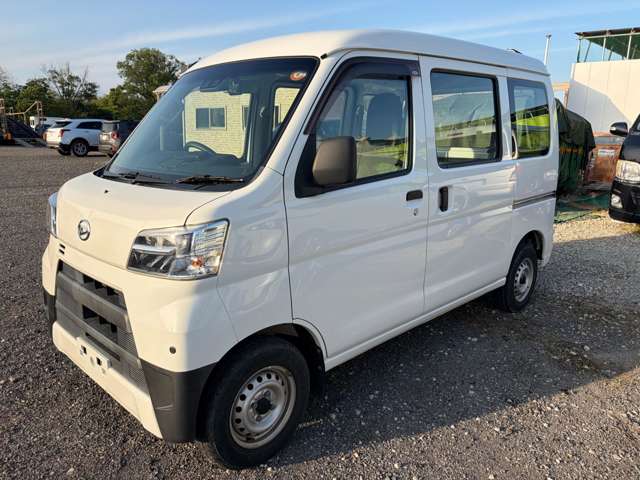 Daihatsu Hijet Cargo 2