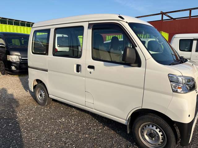 Daihatsu Hijet Cargo 8