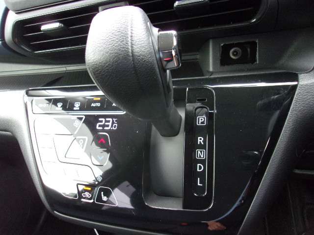 Mitsubishi eK X 11