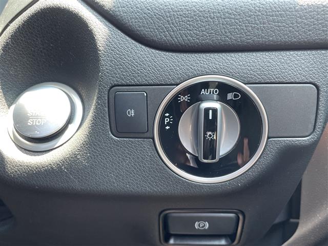 Mercedes-Benz GLA-Class 12