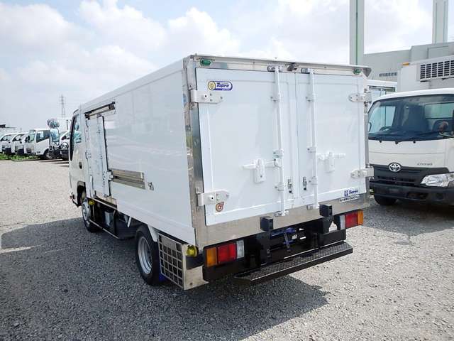 Isuzu Elf 8