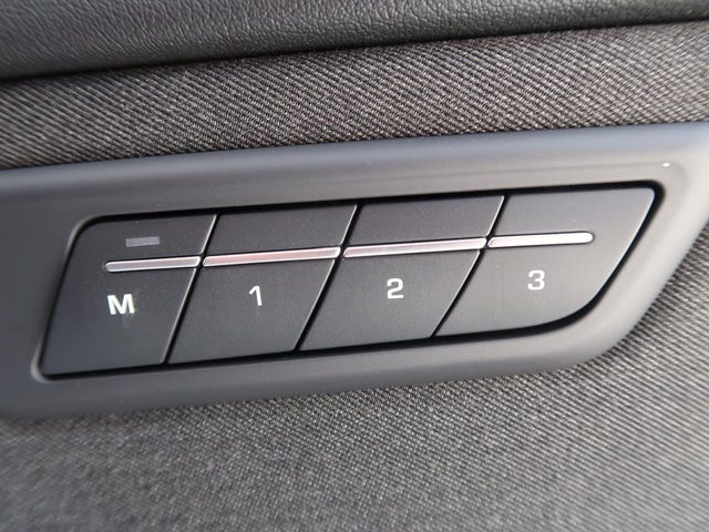 Jaguar E-Pace 6
