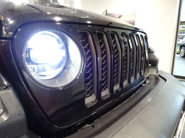 Jeep Gladiator 12