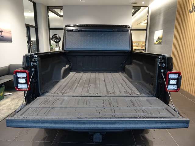 Jeep Gladiator 8