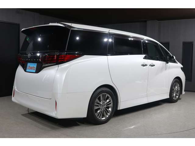 Toyota Alphard 2