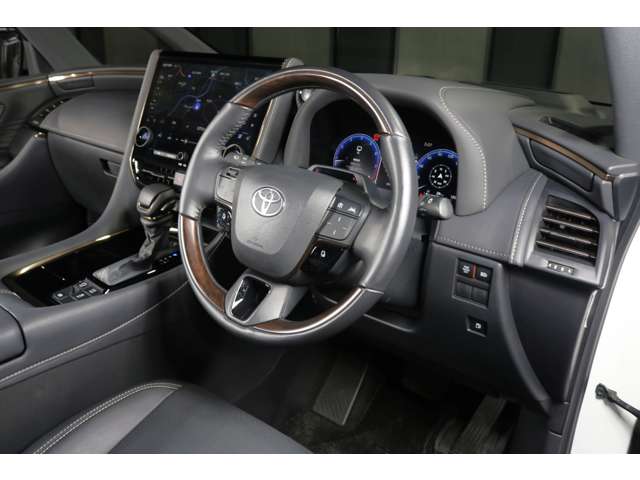 Toyota Alphard 3