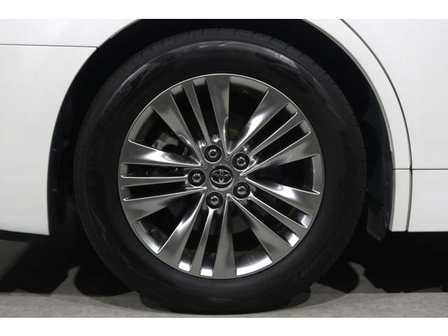 Toyota Alphard 6
