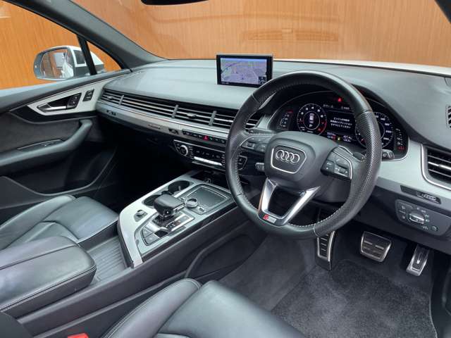 Audi Q7 5