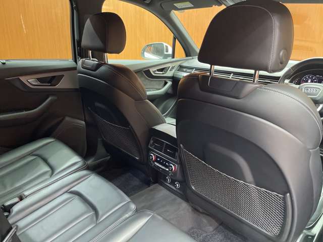 Audi Q7 7