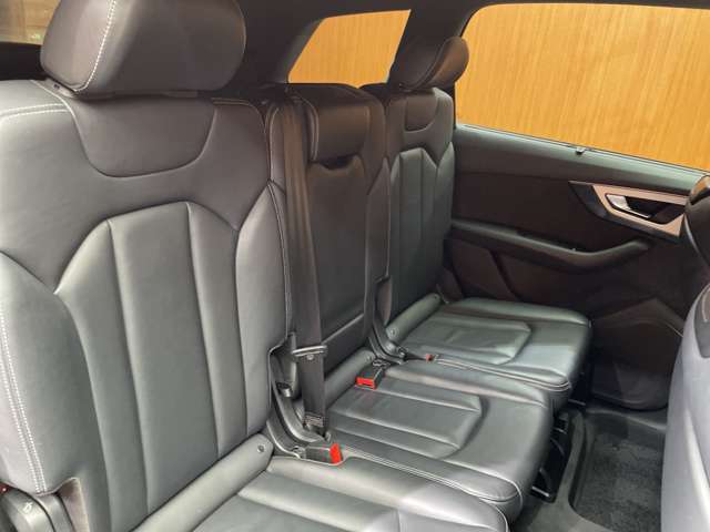 Audi Q7 8