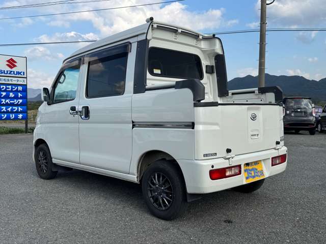 Daihatsu Hijet Deck Van 9