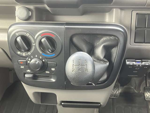 Nissan NV100 Clipper 9