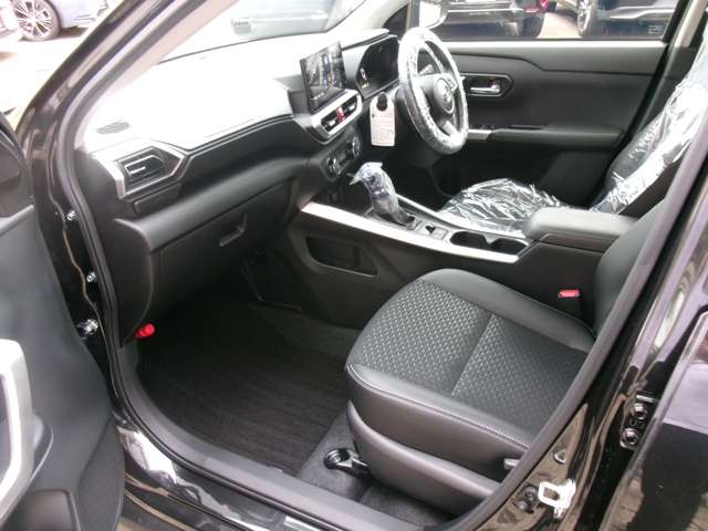 Daihatsu Rocky 4
