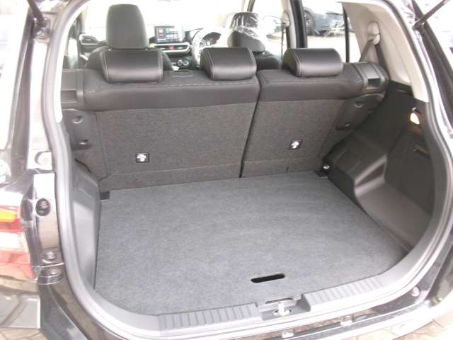 Daihatsu Rocky 6