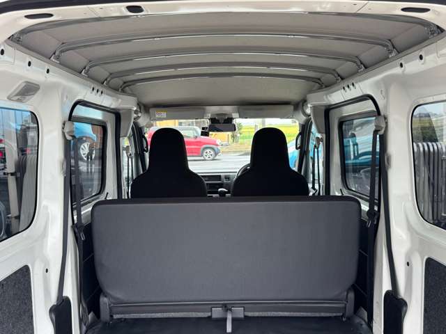 Daihatsu Hijet Cargo 11