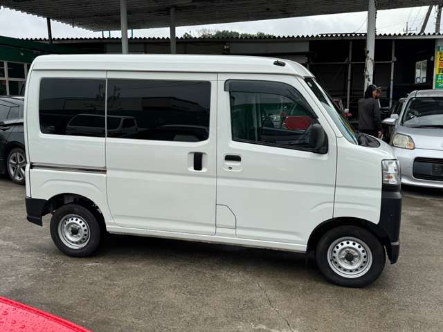 Daihatsu Hijet Cargo 6