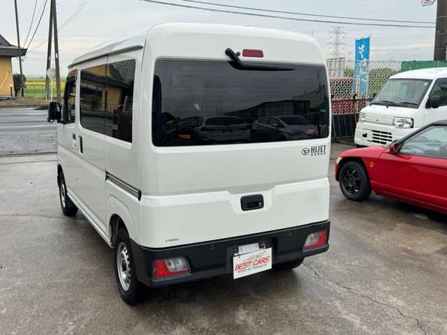 Daihatsu Hijet Cargo 8