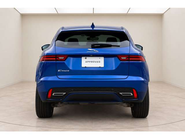 Jaguar E-Pace 6