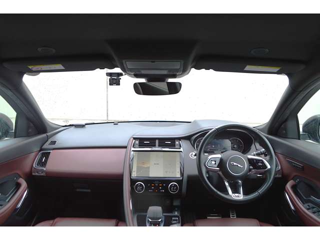 Jaguar E-Pace 8