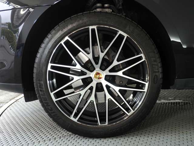 Porsche Macan 12