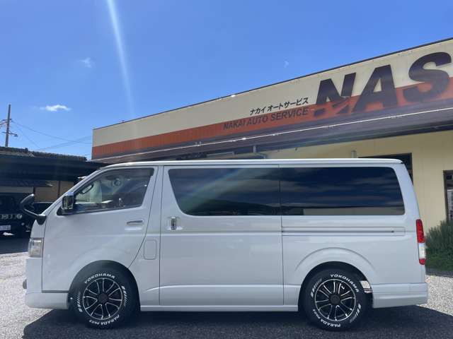 Toyota Hiace Van 8