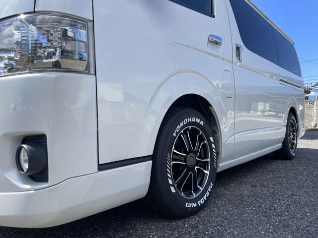 Toyota Hiace Van 9