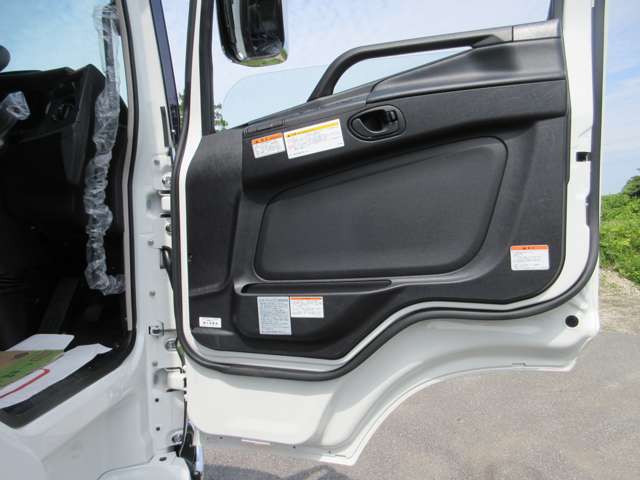 Mitsubishi Fuso Super Great 9
