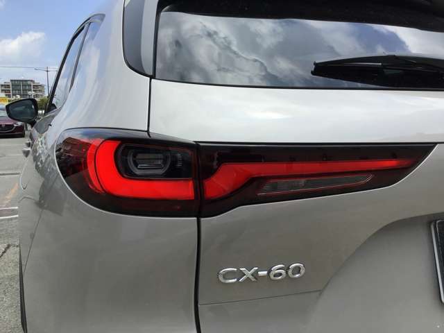 Mazda CX-60 11
