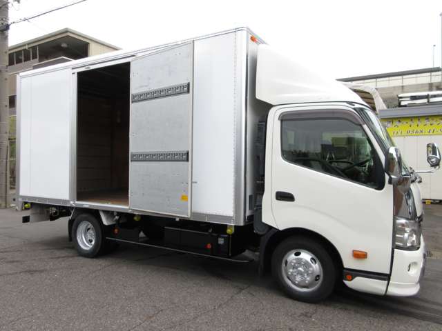 Hino Dutro 11
