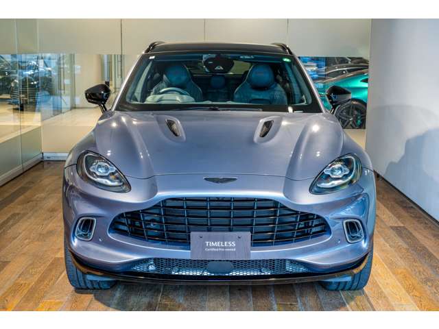 Aston Martin DBX 7