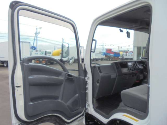Isuzu Elf 3
