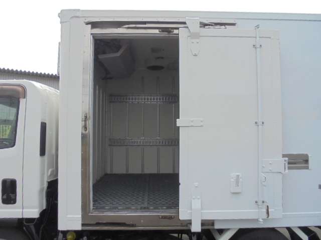 Isuzu Elf 8