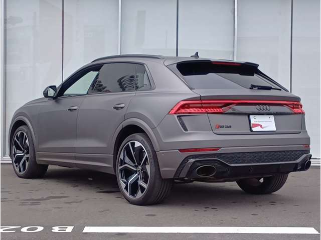 Audi RS Q8 8